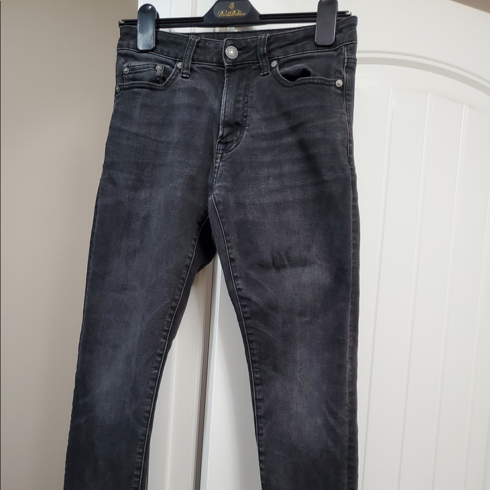 Mens AE next level stretch 28x30.  Excellent condition.